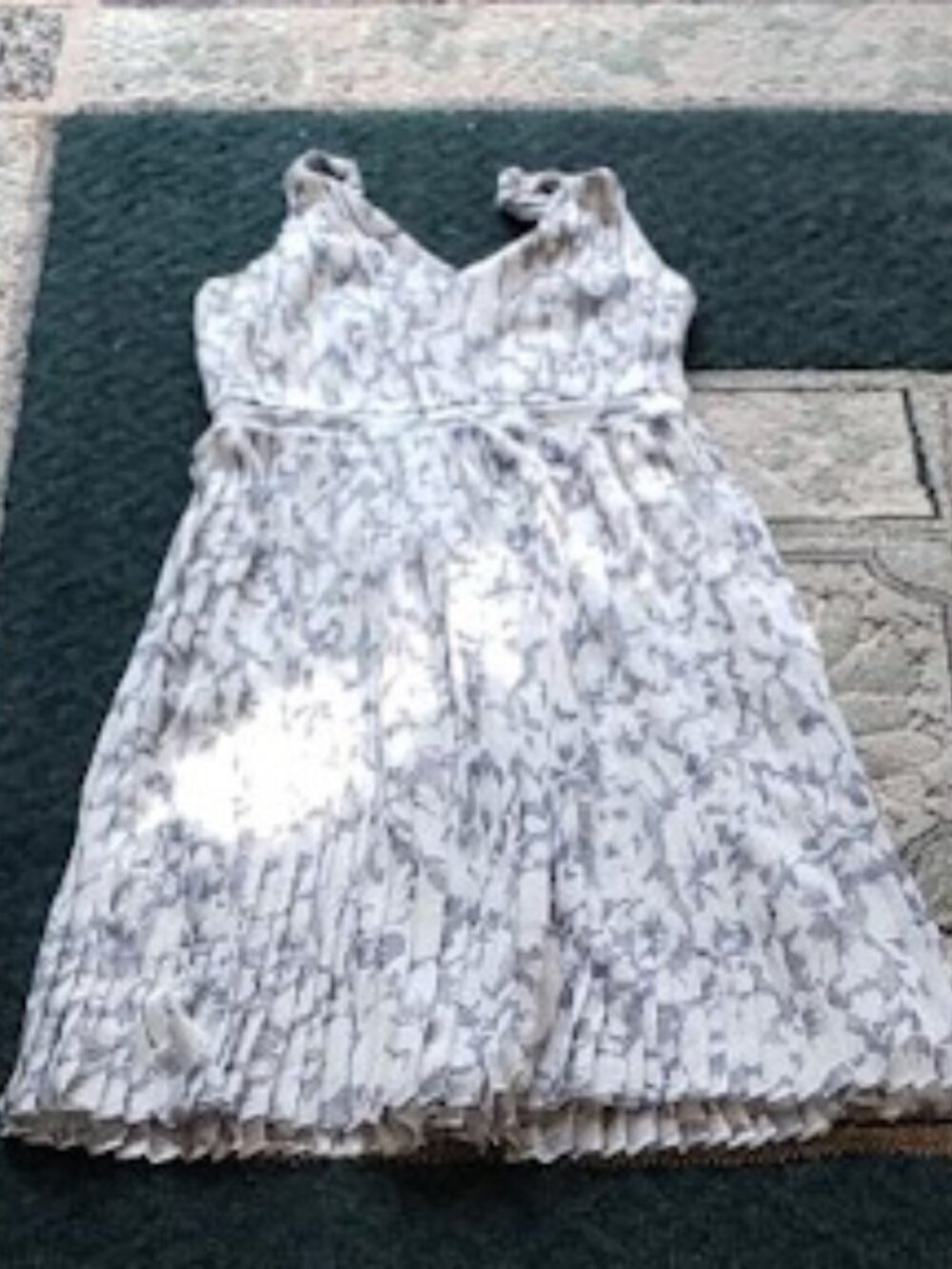 Banana Republic White And Gray Floral V-Neck Pleated Midi Dress